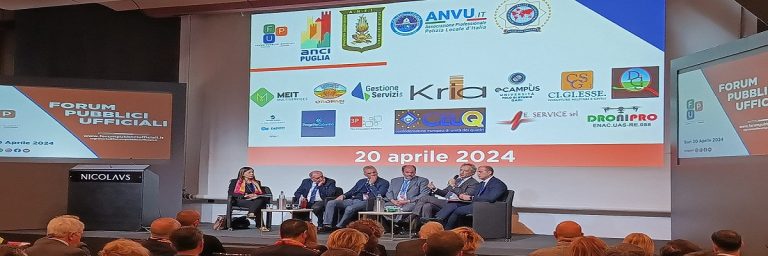 PageLines- I_forum_pubblic_ufficiali_sala_1200x400.jpg